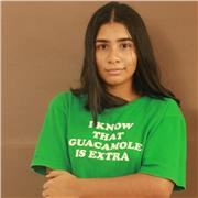 Profesora que imparte clase a los niños